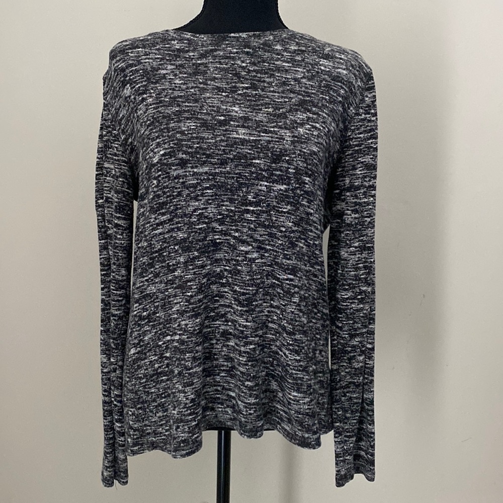Universal Thread long sleeve shirt. Size Large.